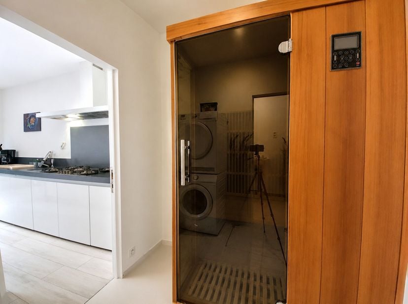 Schitterende, met oog voor detail afgewerkte woning, volledig gerenoveerd in 2020 en ideaal gelegen te Nieuwpoort-Stad, op wandelafstand van de Grote