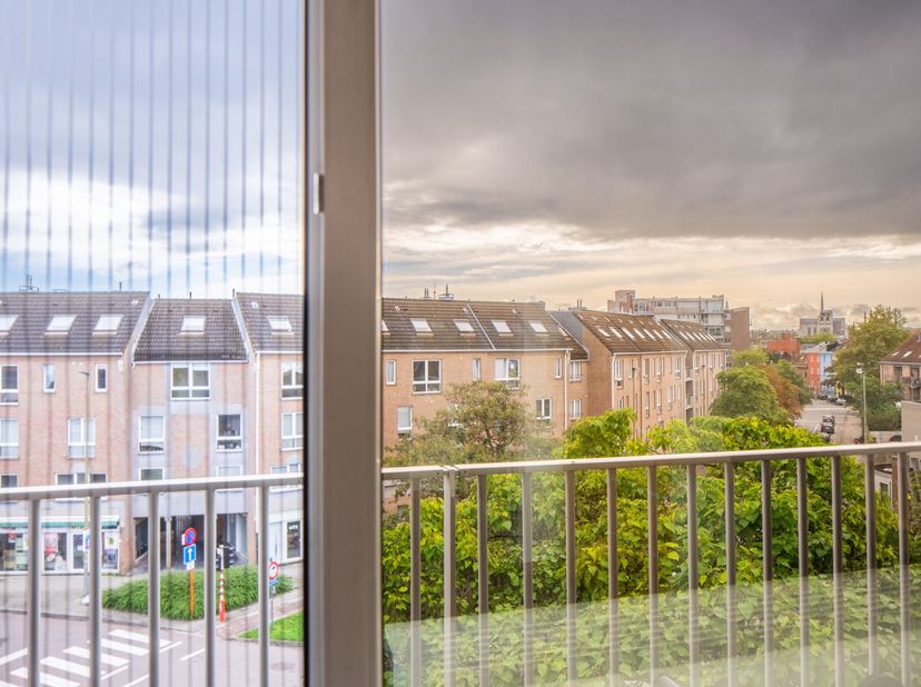 Deze studio is gelegen in de Leuvense binnenstad en werd in 2024 opgefrist.&amp;nbsp;<br />
<br />
De studio bestaat uit een uitgeruste keuken met voldoen