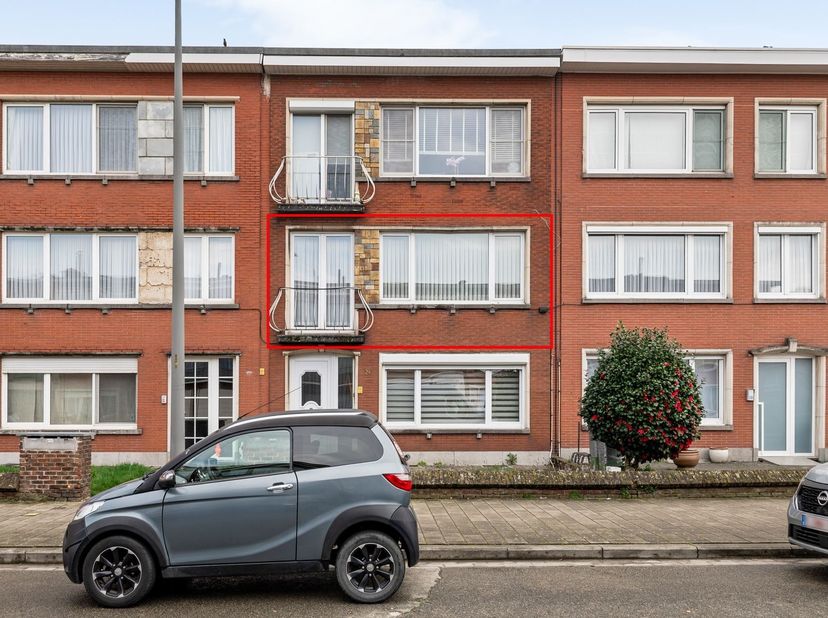 Dit appartement bevindt zich op de eerste verdieping van een kleinschalig gebouw aan de Arendshoflaan in Deurne. Gelegen in de gegeerde wijk ‘Zwarte A