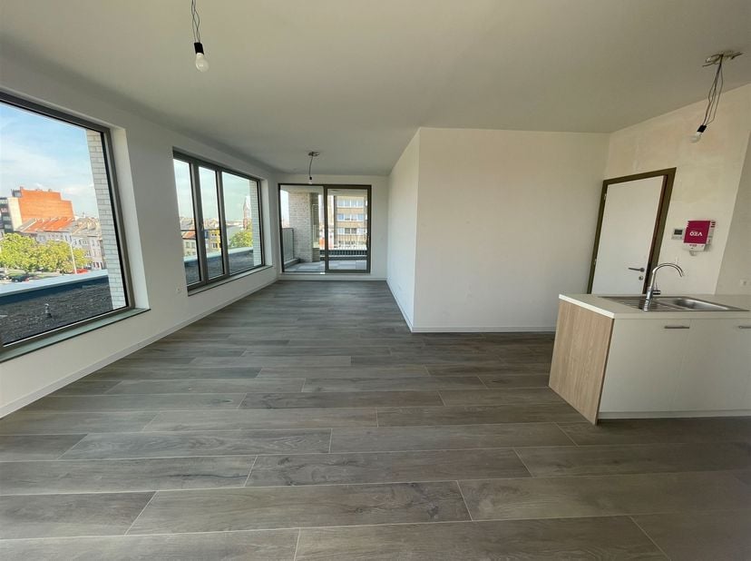 Prachtig nieuwbouw appartement met 2 slaapkamers en 2 terrassen!<br />
<br />
Ligging: Het appartement is gelegen op de nieuwe Komet-site en heeft e