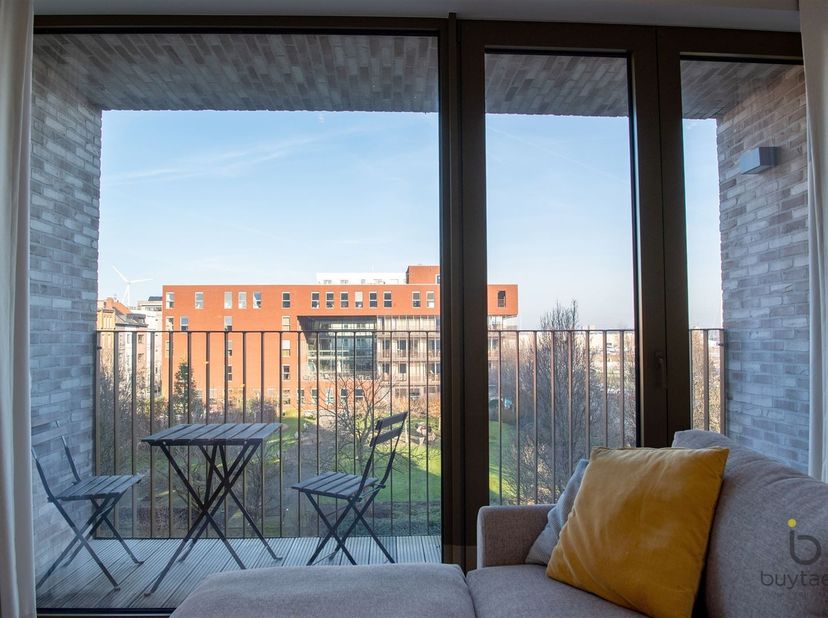 Recent appartement-studio met terras op toplocatie 'Het Eilandje'<br />
Prima gesitueerd in de dynamische Cadix-buurt treffen we dit instapklare appa