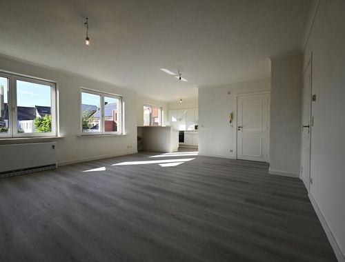                                         Appartement te huur in Meulebeke, € 750
