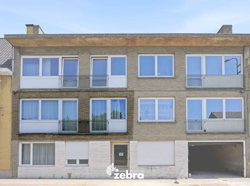 Dit verzorgde appartement op de eerste verdieping bevindt zich in het bruisende centrum van Tielt en biedt alle comfort voor wie centraal wil wonen.<b