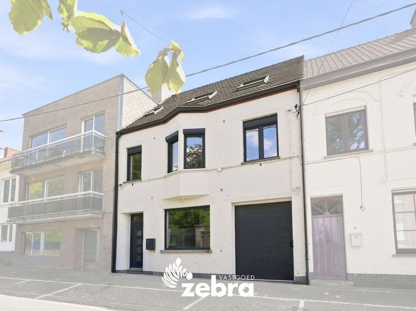 Huis te koop in Veldstraat 102,
                    8800 Roeselare