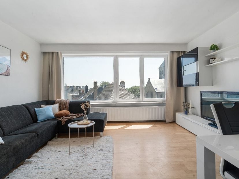 À vendre : appartement lumineux de 2 chambres à Ostende Découvrez cet appartement prêt à emménager, idéal comme résidence principale ou comme investis
