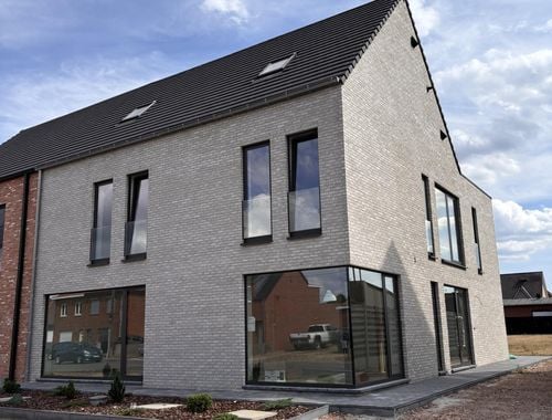                                         Villa à louer à Balen, € 1.700
