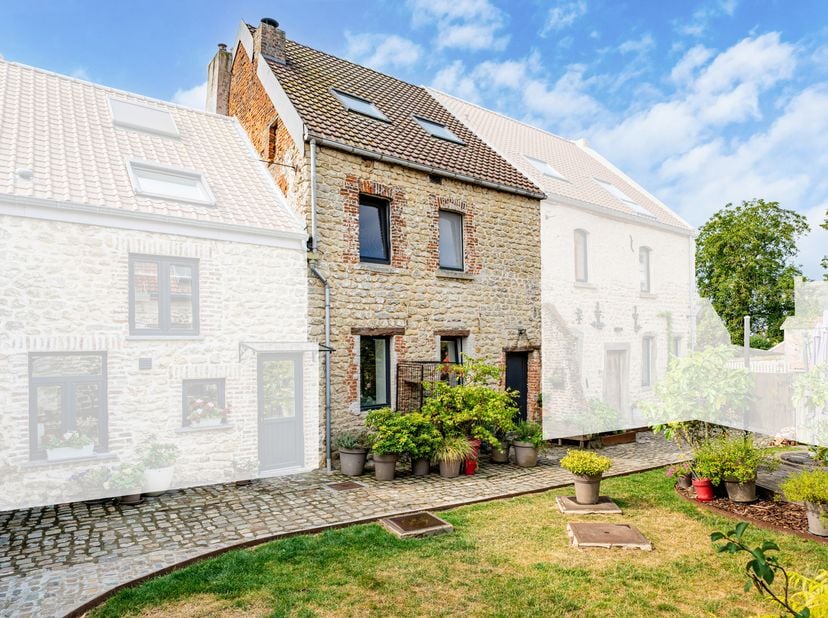 Coup de cœur pour cette superbe maison 2 façades située dans une petite co-propriété offrant un cadre de vie privilégié. Elle fait partie de la ferme