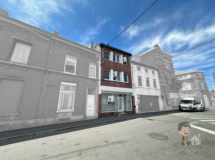 VENDU - Découvrez cette maison avec possibilité de division en plusieurs appartements !<br />
<br />
Superficie habitable : 194m²<br />
Cour intéri