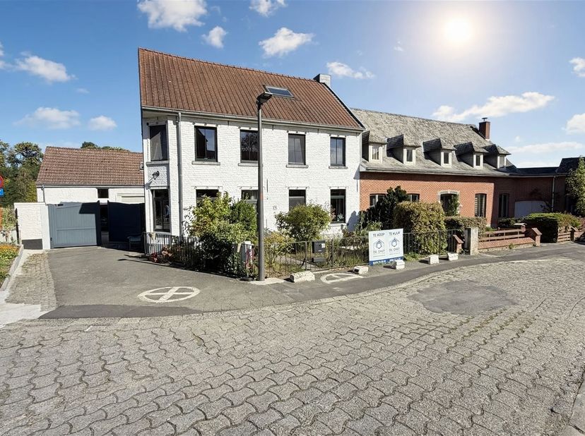 Huis te koop in Kapelleweide 10,
                    1760 Pamel
