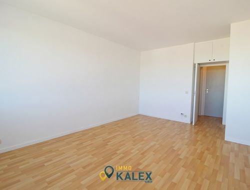                                         Studio à vendre à Etterbeek, € 160.000
