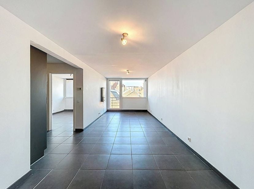 Dit verzorgd éénslaapkamerappartement bevindt zich op een rustige ligging aan de rand van het centrum, op wandelafstand van het station.<br />
<br />