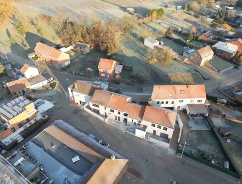                                         Rez-de-chaussée commercial à vendre à Heers, € 98.800
