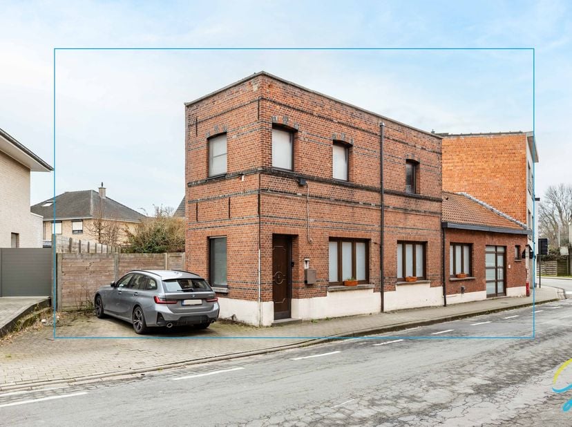 Te koop te Dendermonde!<br />
Deze charmante woning is gelegen in Sint-Gillis Dendermonde, op een uiterst gunstige locatie in de nabijheid van het sta