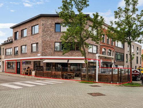                                         Handelsgelijkvloers te koop in Lier, € 275.000
