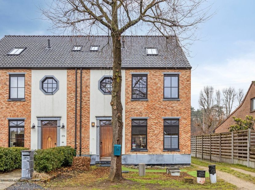 [[ DIT PAND NEEMT DEEL AAN DE ERA OPEN HUIZEN DAG OP 13/6 VAN 11:00 TOT 12:00 ]] Te koop: ruime halfopen woning in Mosstraat, Beringen, rustig gelegen