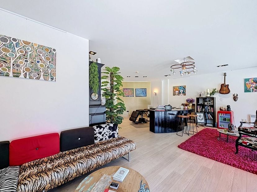 Kriebelt het bij jou om een nieuwe zaak te openen in hartje Mol-centrum? Maak dan snel een afspraak om naar dit super toffe pand te komen kijken!<br /