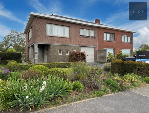                                         Maison à vendre à Desselgem, € 299.000
