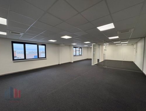                                         Kantoor te huur in Sint-Denijs-Westrem, € 1.800
