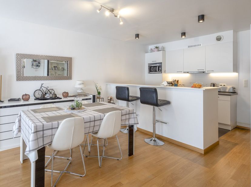 Op zoek naar een interessante investering of een comfortabel éénkamerappartement op een centrale ligging in Molenbeek? Dit appartement bevindt zich in