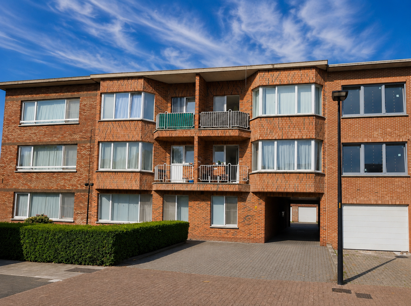 Top-investering in Borsbeek: Solide opbrengsteigendom met 5 verhuurde appartementen + 5 garages – Direct rendement óf herontwikkeling naar EPC A!<br /