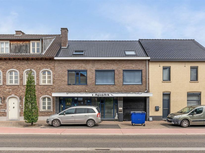 Bien professionnel à vendre
                    à 3680 Neeroeteren