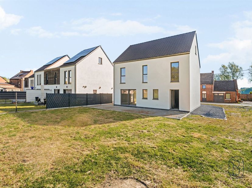CREËER DE WONING VAN UW DROMEN  VRIJSTAANDE WONING MET TERRAS &amp; TUIN!<br />
Bent u op zoek naar een project waarbij u het interieur volledig naar uw e