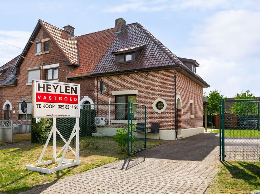 Prachtige instapklare woning op een rustige locatie in Genk<br />
<br />
Op zoek naar een gezellige, instapklare gezinswoning met een praktische ind