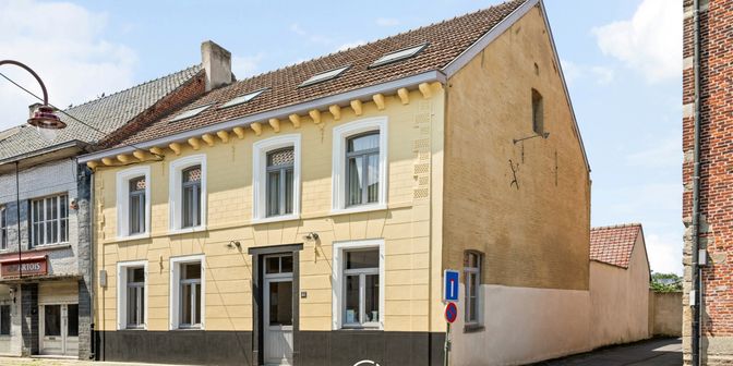 Bien professionnel à vendre à Plaats 44, 1547 Biévène