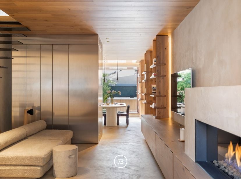 Stijlvolle woning in de Heilig-Hartwijk waar design, comfort en technologie perfect samenkomen. Met een bewoonbare oppervlakte van ca. 117 m² werd dez