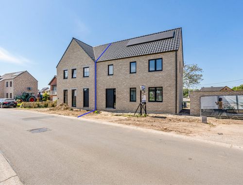                                         Woning te koop in Neeroeteren, € 340.500
