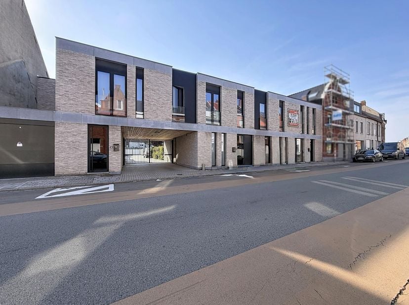 Huis te koop in Hugo Verriestlaan 98 - 98A -100 - 100A,
                    8500 Kortrijk
