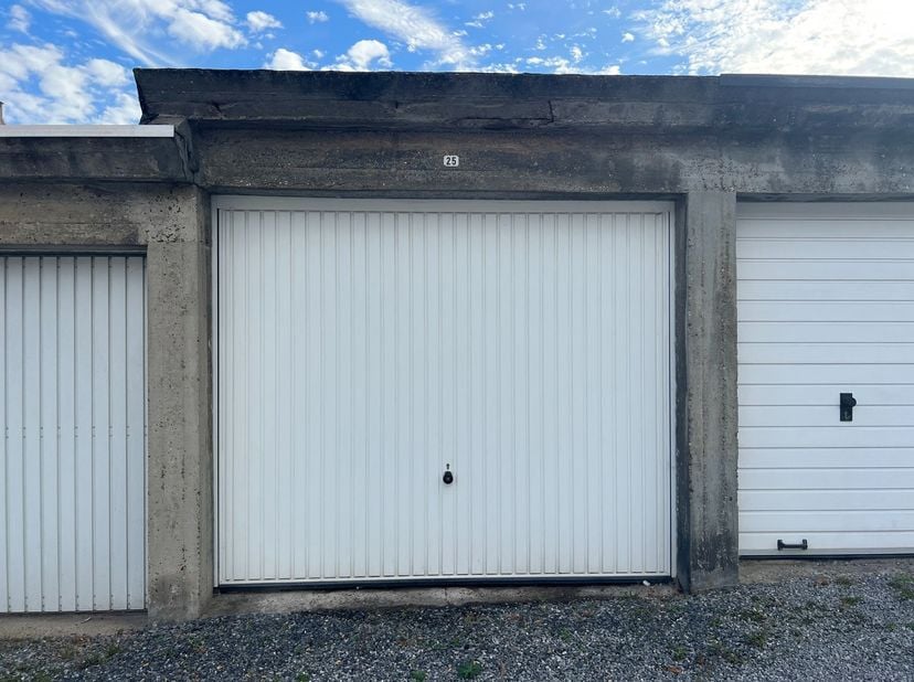 Garage à louer à Kapucijnenvoer 84 boîte 25,
                    3000 Leuven