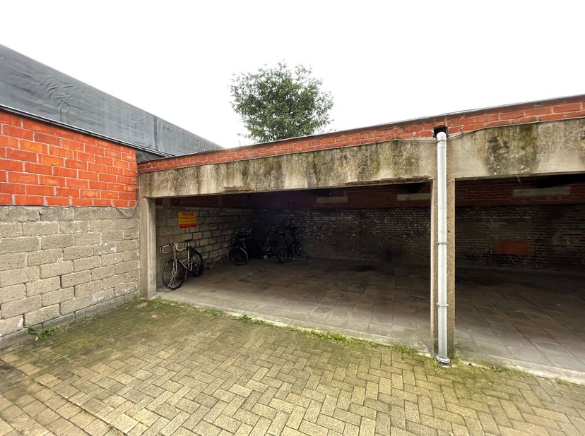 Garage à louer
                    à 9000 Gent