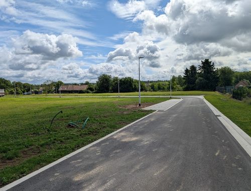                                         Terrain à bâtir à vendre à Heers, € 110.000
