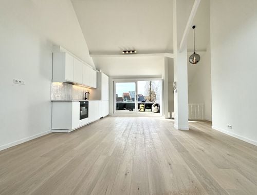                                         Appartement te huur in Elsene, € 1.350
