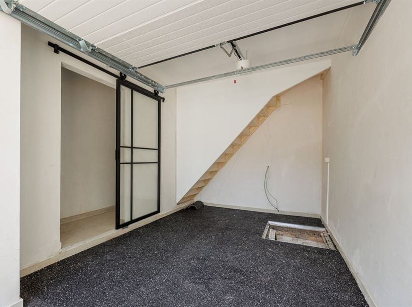 U koopt voor uzelf vrijheid, rust (zone 30) en mobiliteit (Mobiscore 8,7 op 10) in het hart van Muizen, want u beschikt over een garage (steentapijt)