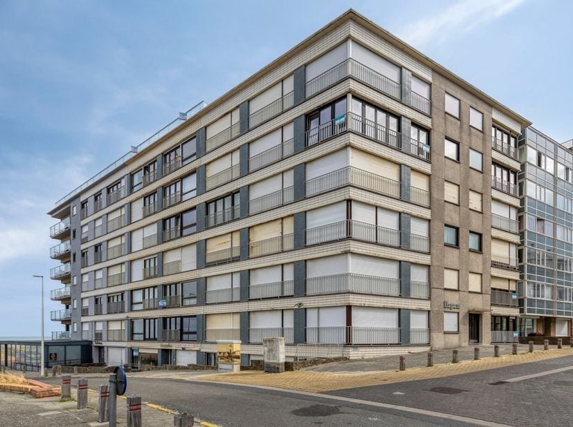 Appartement te koop in Memlingweg 1 bus AES,
                    8670 Koksijde