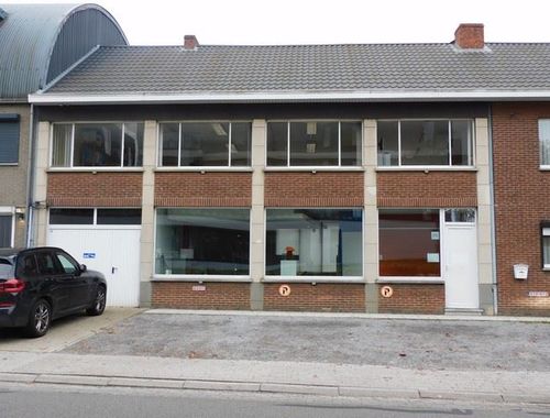                                         Bien commercial à louer à Beringen, € 1.300
