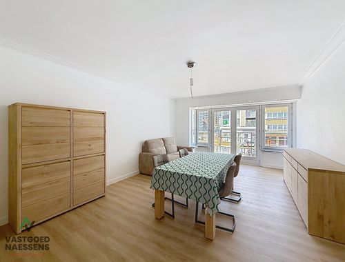                                         Studio met slaaphoek te huur in Oostende, € 700
