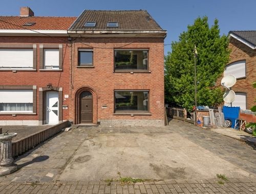                                         Maison à vendre à Sint-Baafs-Vijve, € 179.000
