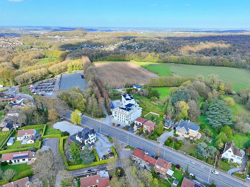 Superbe appartement de standing, neuf (fin 2025), situé à Loverval, proche des grands axes, commerces et services en tous genres, tout en restant dans