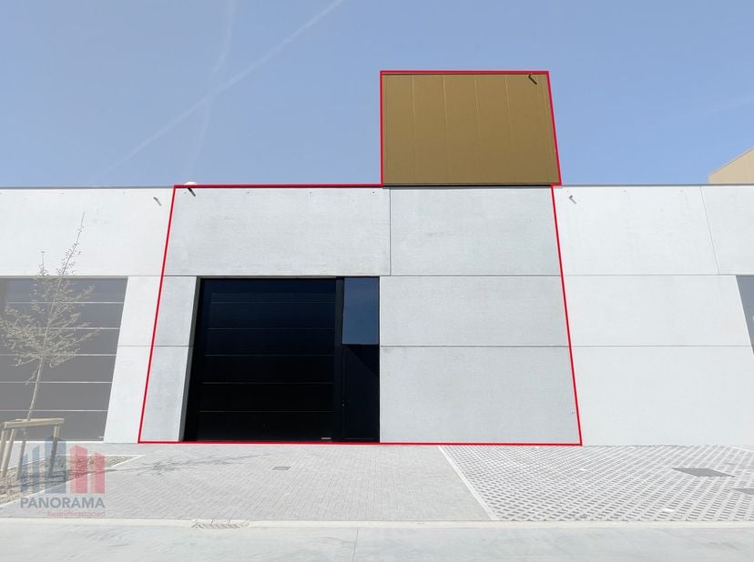 Bien professionnel à vendre
                    à 8800 Roeselare
