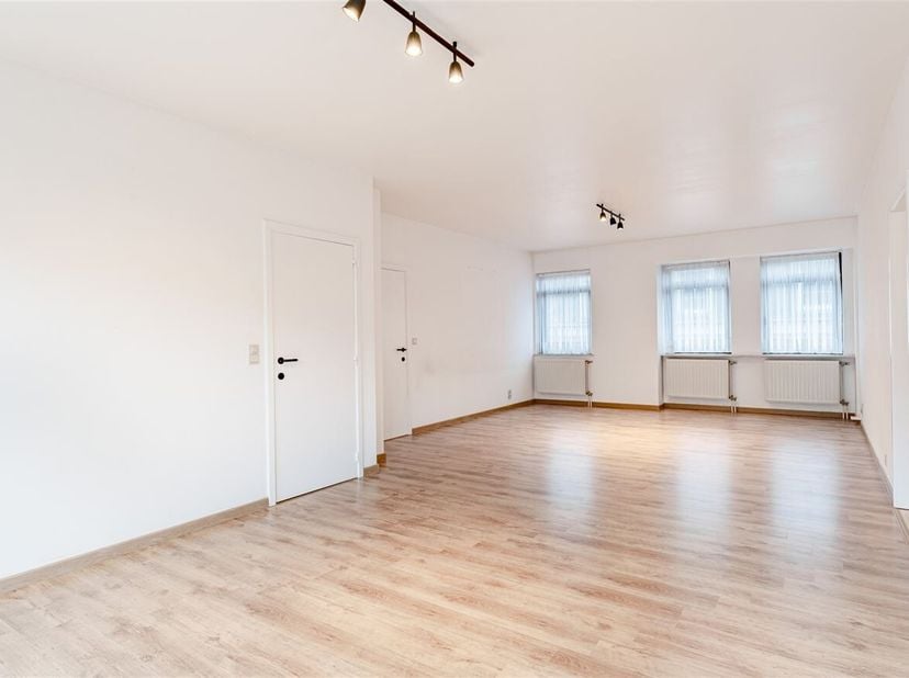 174m² wonen aan de Havermarkt!<br />
Wonen op slechts 200 meter van de Grote Markt? Dit uitzonderlijk ruime appartement biedt de perfecte combinatie v