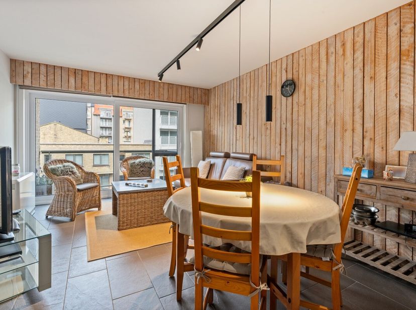 [[ CE BIEN PARTICIPE À LA JOURNÉE MAISONS OUVERTES ERA LE 13/6 DE 11:00 À 12:00 ]] À vendre : appartement rénové situé rue Goethals, en plein centre d