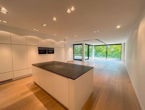                                         Loft te huur in Kortrijk, € 2.000
