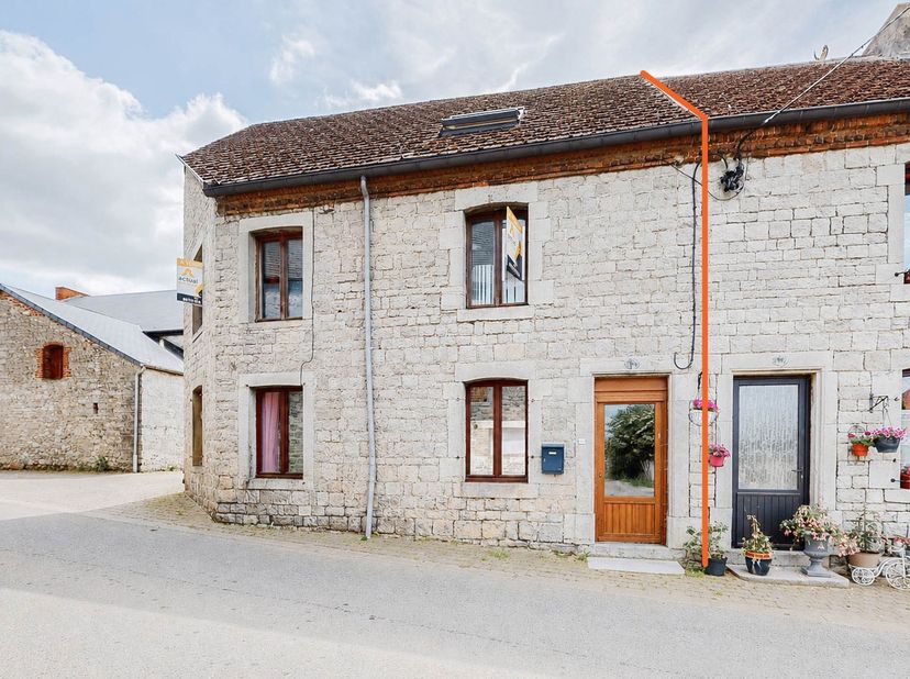 Huis te koop
                    in 5630 Senzeille