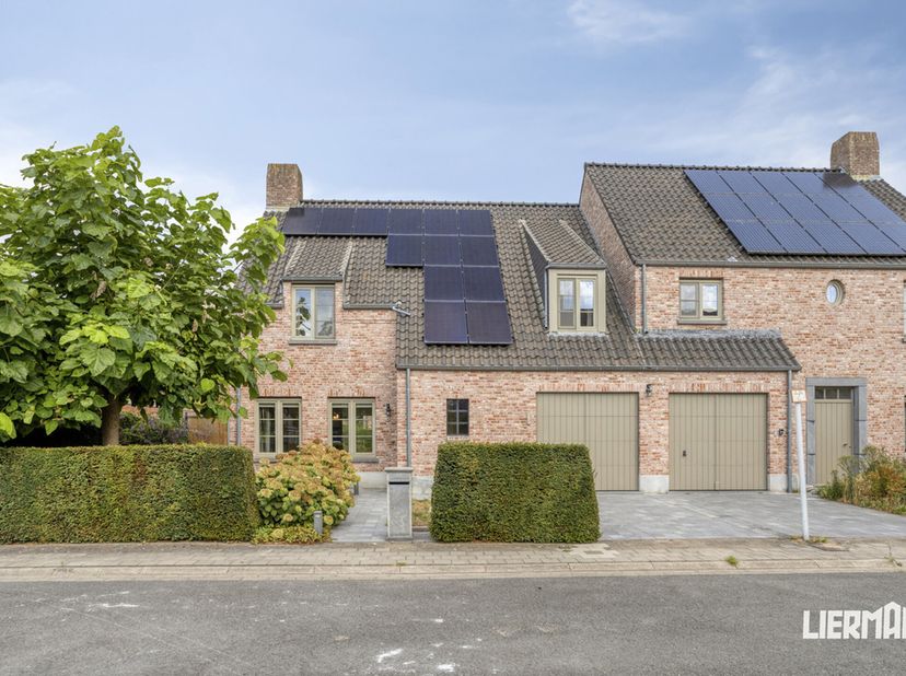 Huis te koop in Hertsvelde-West 8,
                    8200 Sint-Andries