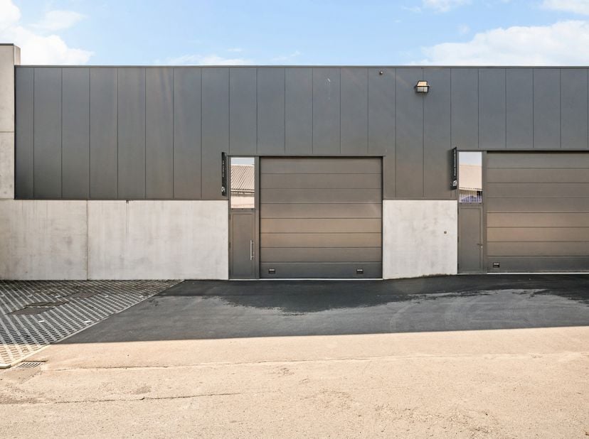 Bedrijfsvastgoed te koop in Bruggesteenweg 233A,
                    8830 Gits