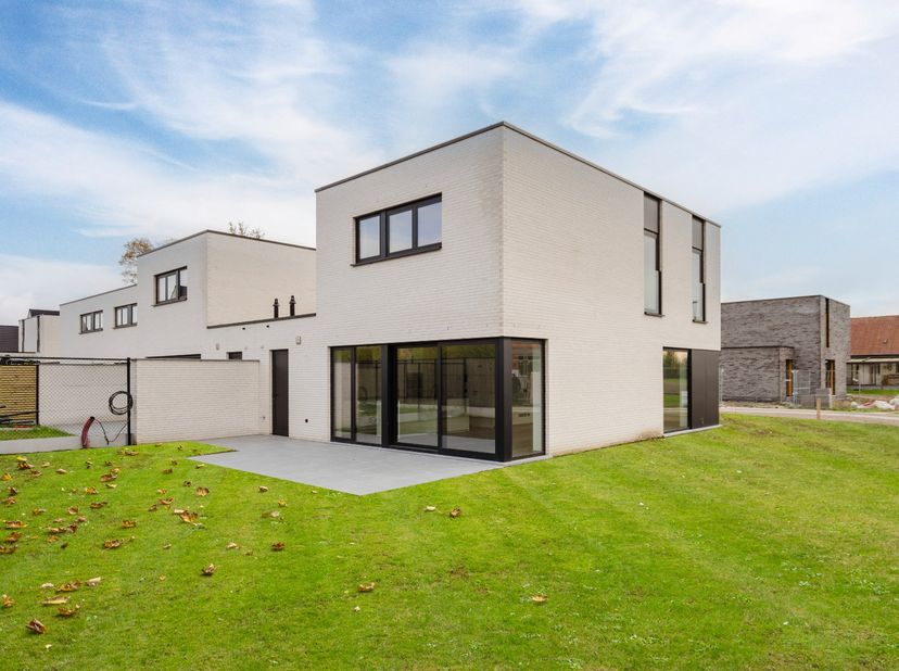 Huis te huur in Zuster Remigiastraat 16,
                    8540 Deerlijk