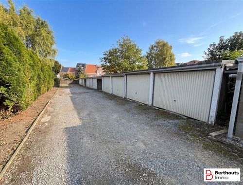                                         Garage à vendre à Strombeek-Bever, € 280.000
